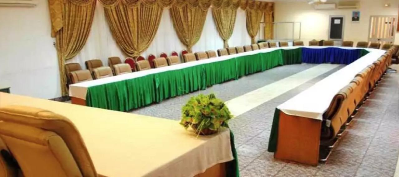 Hotel Palm Beach واغادوغو المظهر الخارجي الصورة