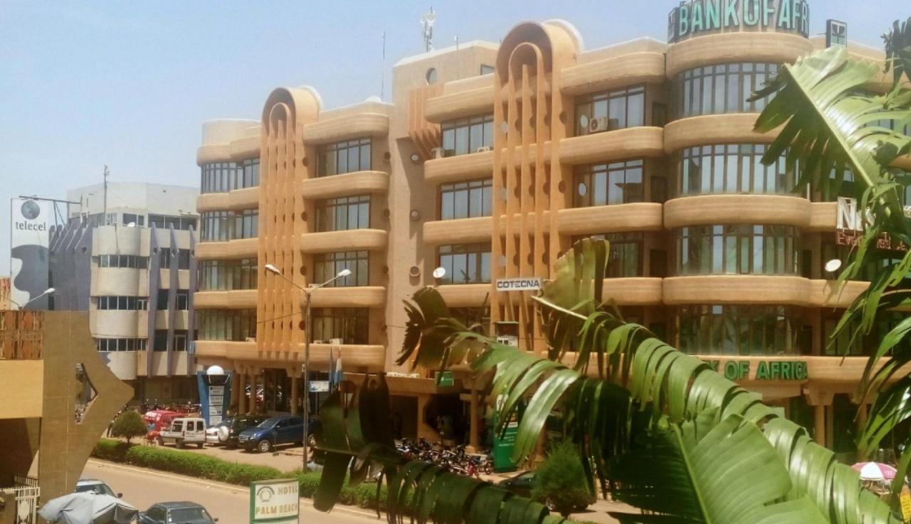 Hotel Palm Beach واغادوغو المظهر الخارجي الصورة